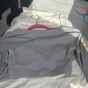 ALO Yoga Heather Gray Long Sleeve Crop Top